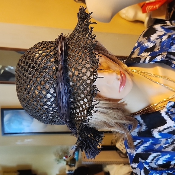 Dior Runway Hat Black 100% Paper Rare NWT Elegant Women\'s Hat Needs Steaming S/M